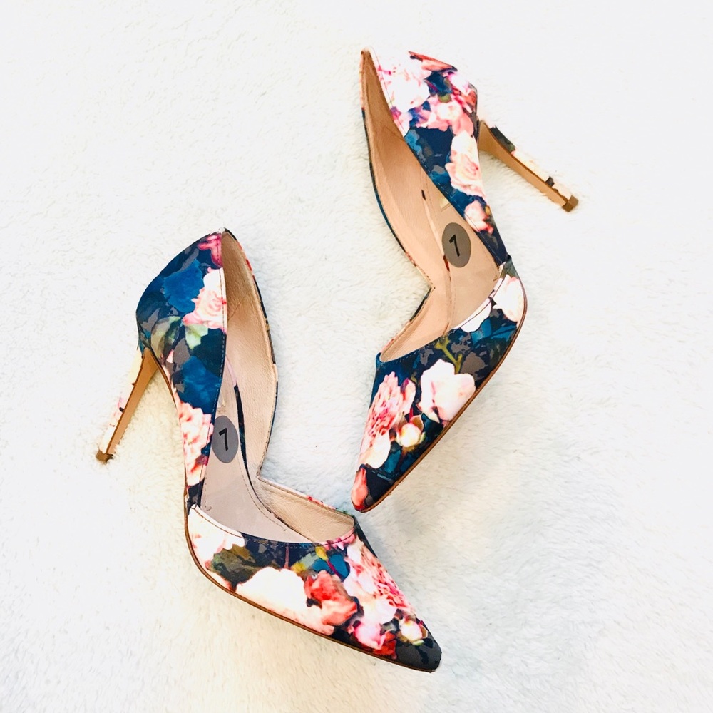 { Louise Et Cie } •• Hermosa floral pump ••